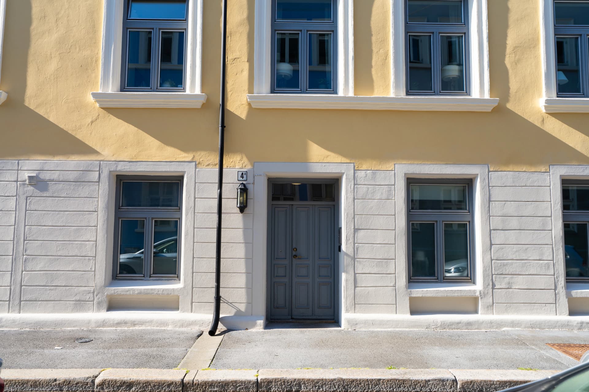 Første etasje og inngang i Fauchalds gate 4
